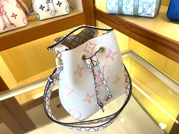 ルイヴィトンバッグ内部構造